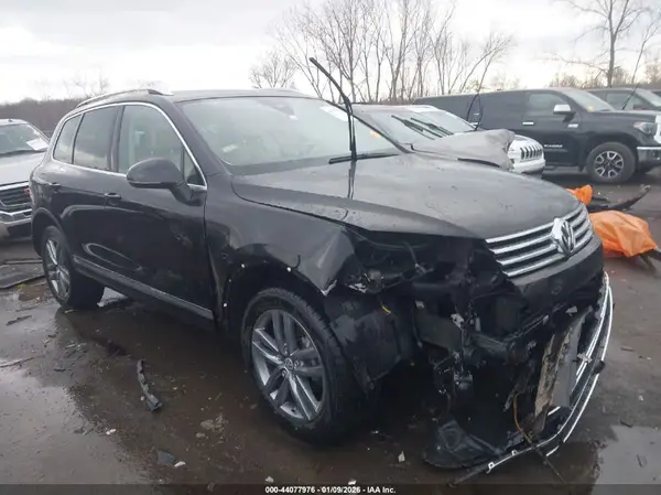 WVGEF9BP3GD010023 2016 VOLKSWAGEN TOUAREG - Image 1