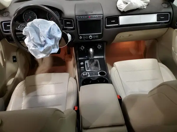WVGEF9BP3GD010197 2016 VOLKSWAGEN TOUAREG - Image 8
