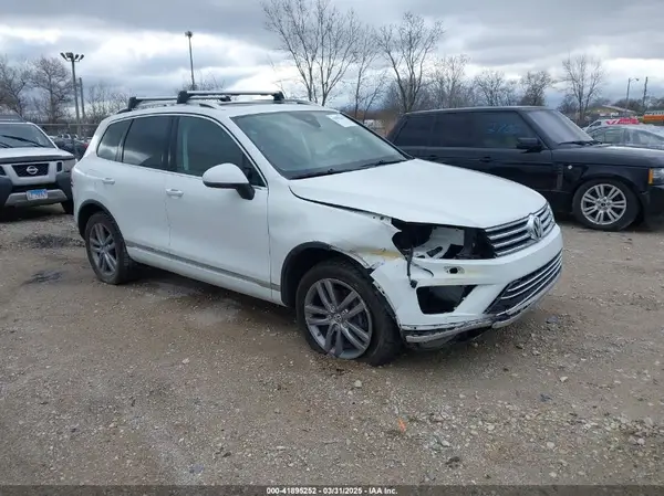 WVGEF9BP3GD010247 2016 VOLKSWAGEN TOUAREG - Image 1
