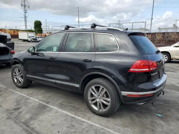 WVGEF9BP3GD011138 2016 VOLKSWAGEN TOUAREG - Image 2