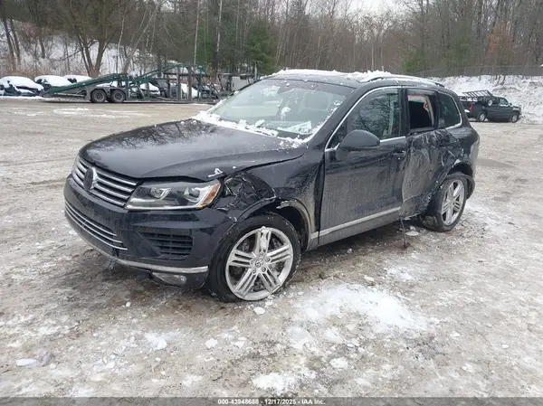 WVGEF9BP3GD012242 2016 VOLKSWAGEN TOUAREG - Image 2