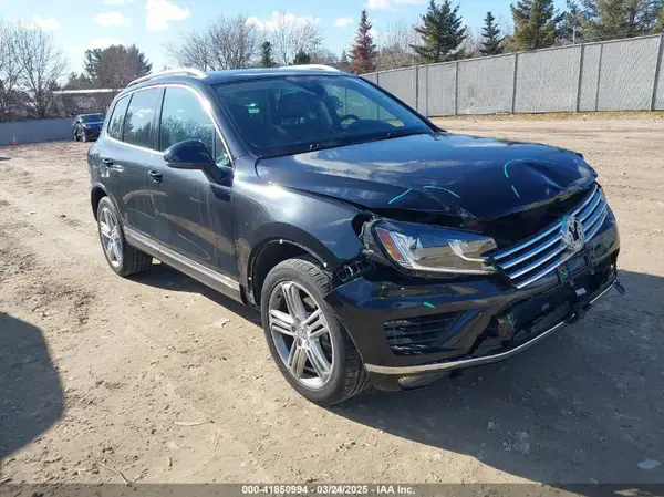 WVGEF9BP4GD001508 2016 VOLKSWAGEN TOUAREG - Image 1