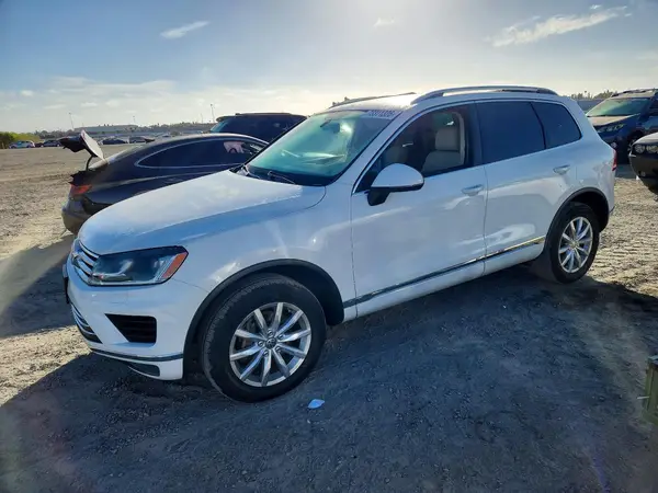 WVGEF9BP4GD002397 2016 VOLKSWAGEN TOUAREG - Image 1