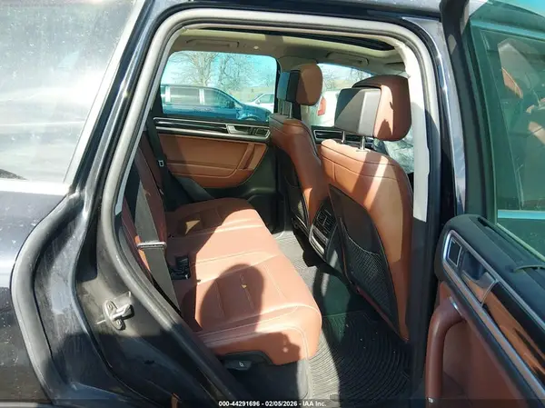 WVGEF9BP4GD009561 2016 VOLKSWAGEN TOUAREG - Image 8