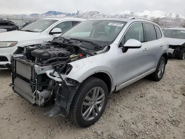 WVGEF9BP4GD010645 2016 VOLKSWAGEN TOUAREG - Image 1