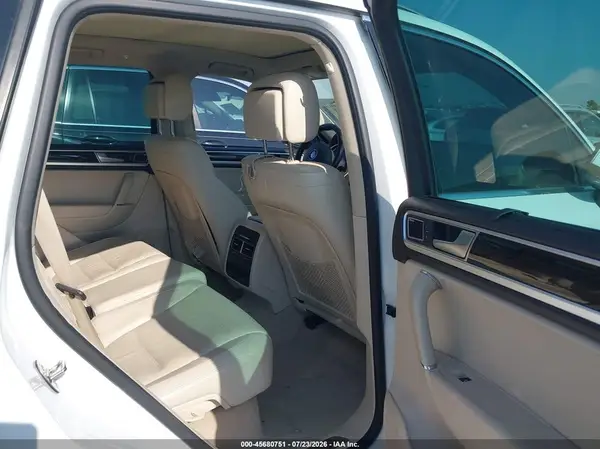 WVGEF9BP5GD005356 2016 VOLKSWAGEN TOUAREG - Image 8