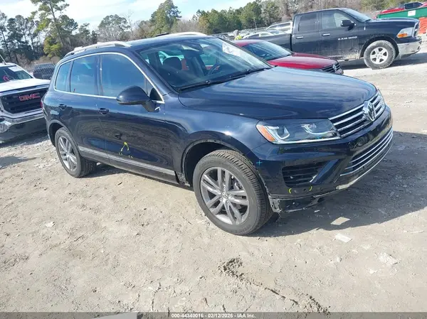 WVGEF9BP5GD011156 2016 VOLKSWAGEN TOUAREG - Image 1