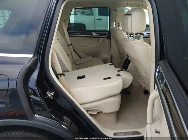 WVGEF9BP5GD011576 2016 VOLKSWAGEN TOUAREG - Image 8