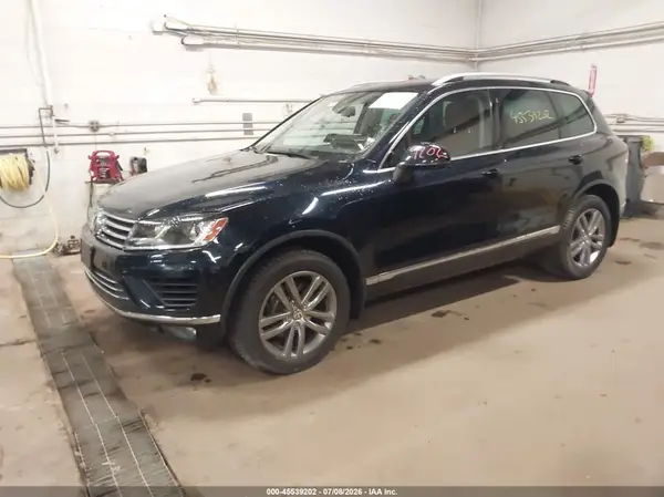 WVGEF9BP5GD012145 2016 VOLKSWAGEN TOUAREG - Image 2
