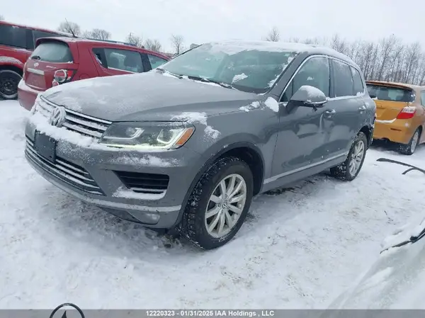 WVGEF9BP6GD011540 2016 VOLKSWAGEN TOUAREG - Image 2