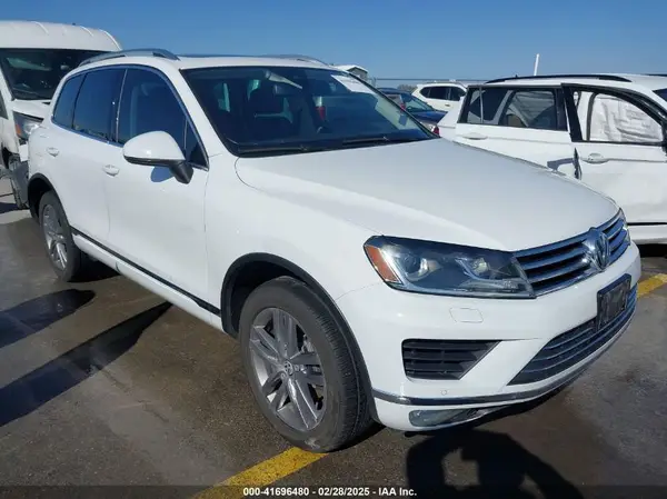 WVGEF9BP7GD012339 2016 VOLKSWAGEN TOUAREG - Image 1