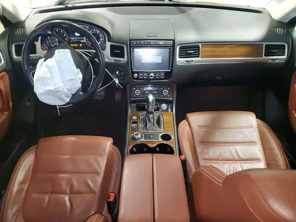 WVGEF9BP7GD012700 2016 VOLKSWAGEN TOUAREG - Image 8