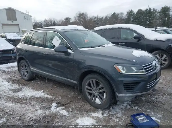 WVGEF9BP8GD009515 2016 VOLKSWAGEN TOUAREG - Image 1