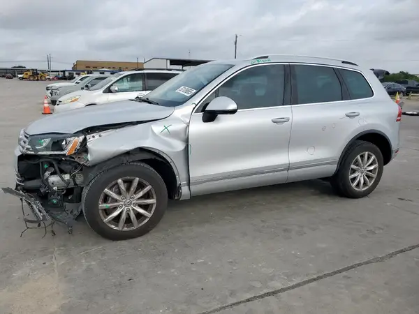 WVGEF9BP8GD010468 2016 VOLKSWAGEN TOUAREG - Image 1