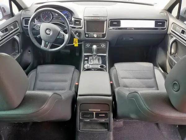 WVGEF9BP8GD010468 2016 VOLKSWAGEN TOUAREG - Image 8