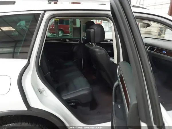 WVGEF9BP9GD008521 2016 VOLKSWAGEN TOUAREG - Image 8