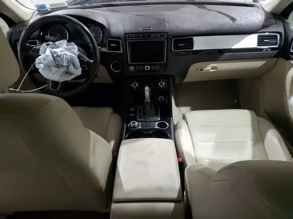 WVGEF9BP9GD009863 2016 VOLKSWAGEN TOUAREG - Image 8
