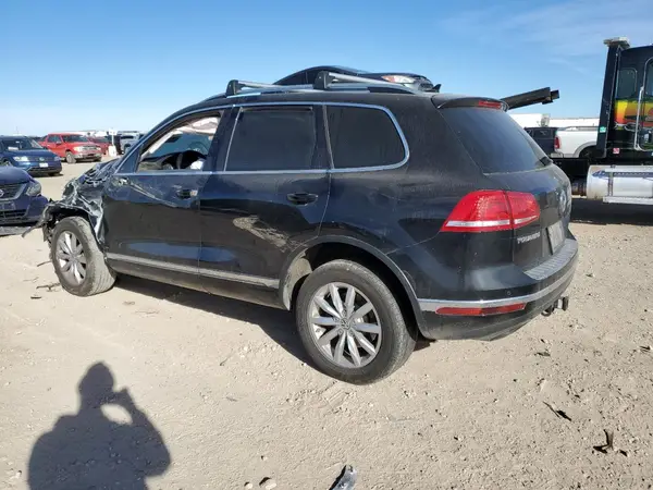 WVGEF9BP9GD010964 2016 VOLKSWAGEN TOUAREG - Image 2