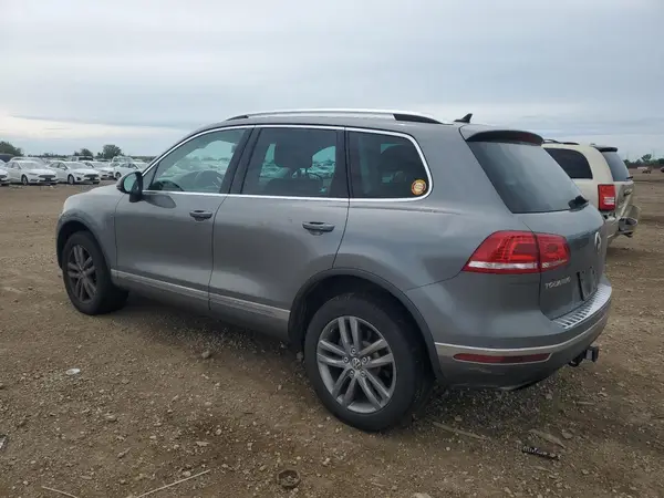 WVGEF9BP9GD012505 2016 VOLKSWAGEN TOUAREG - Image 2