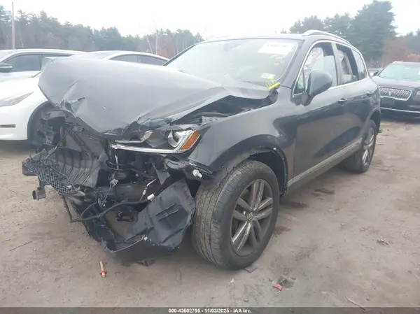 WVGEF9BPXGD011234 2016 VOLKSWAGEN TOUAREG - Image 2