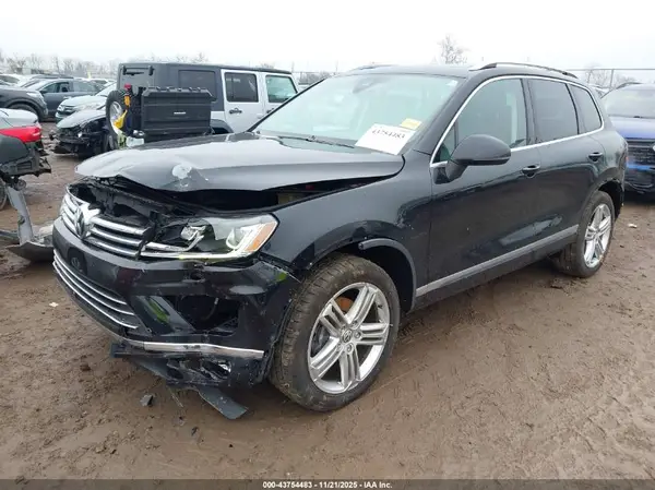 WVGEF9BPXGD011654 2016 VOLKSWAGEN TOUAREG - Image 2