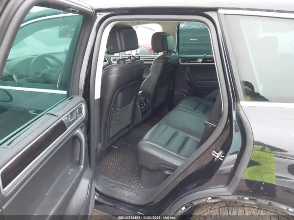WVGEF9BPXGD011654 2016 VOLKSWAGEN TOUAREG - Image 8