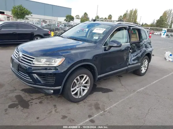 WVGEP9BP1GD006534 2016 VOLKSWAGEN TOUAREG - Image 2
