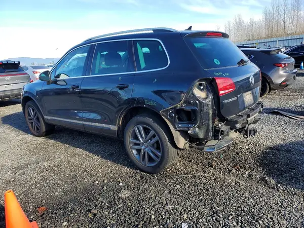 WVGEP9BP2GD001536 2016 VOLKSWAGEN TOUAREG - Image 2