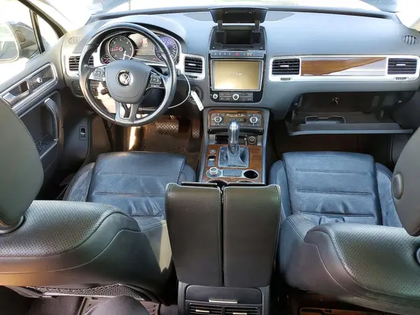 WVGEP9BP2GD001536 2016 VOLKSWAGEN TOUAREG - Image 8