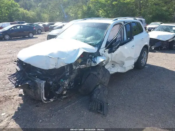 WVGEP9BP4GD002364 2016 VOLKSWAGEN TOUAREG - Image 2