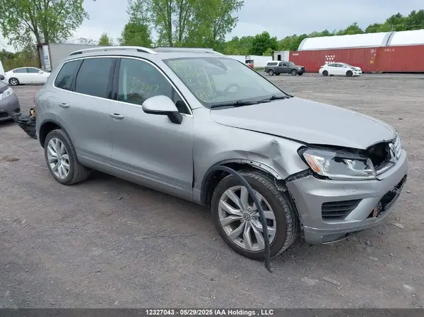 WVGEP9BP4GD002915 2016 VOLKSWAGEN TOUAREG - Image 1
