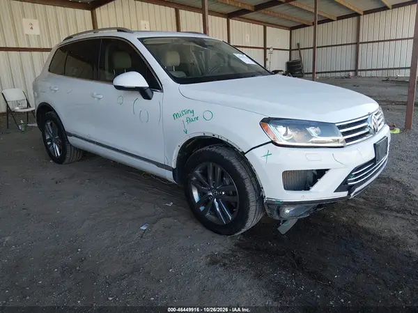 WVGEP9BP4GD004793 2016 VOLKSWAGEN TOUAREG - Image 1