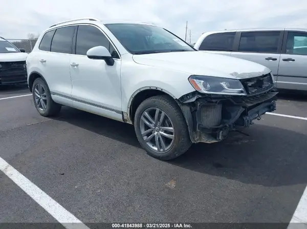WVGEP9BP8GD003484 2016 VOLKSWAGEN TOUAREG - Image 1