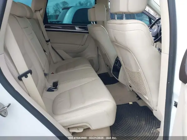 WVGEP9BP8GD003484 2016 VOLKSWAGEN TOUAREG - Image 8