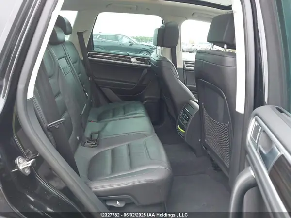 WVGEP9BP9GD000965 2016 VOLKSWAGEN TOUAREG - Image 8