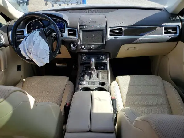 WVGEP9BP9GD003090 2016 VOLKSWAGEN TOUAREG - Image 8