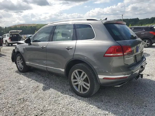 WVGEP9BPXGD002689 2016 VOLKSWAGEN TOUAREG - Image 2