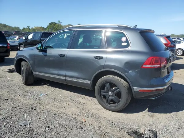 WVGEP9BPXGD006872 2016 VOLKSWAGEN TOUAREG - Image 2