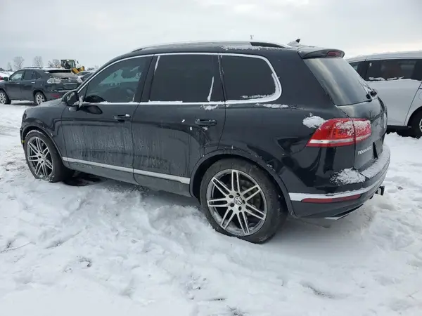 WVGEP9BPXGD007858 2016 VOLKSWAGEN TOUAREG - Image 2
