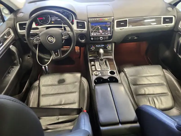 WVGGF7BP0HD002279 2017 VOLKSWAGEN TOUAREG - Image 8