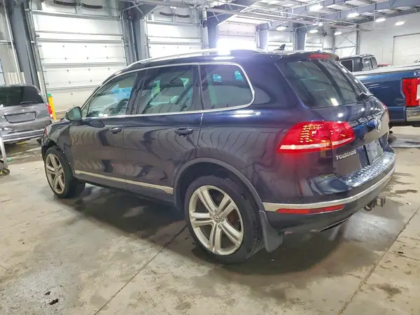 WVGGF7BP1HD006843 2017 VOLKSWAGEN TOUAREG - Image 2
