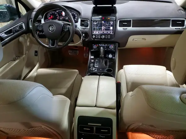 WVGGF7BP1HD006843 2017 VOLKSWAGEN TOUAREG - Image 8