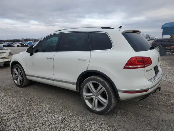 WVGGF7BP3HD006066 2017 VOLKSWAGEN TOUAREG - Image 2