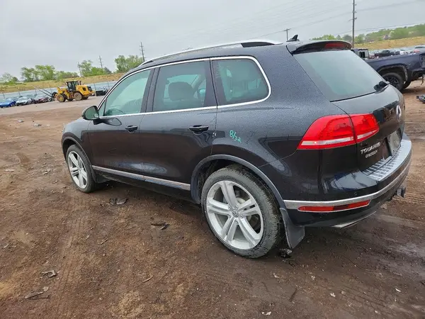 WVGGF7BP5HD004982 2017 VOLKSWAGEN TOUAREG - Image 2