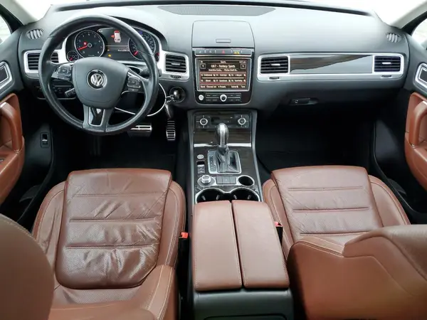 WVGGF7BP7HD002005 2017 VOLKSWAGEN TOUAREG - Image 8