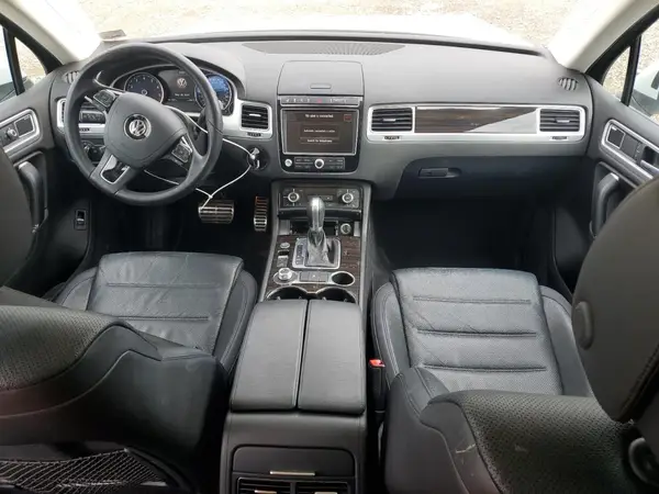 WVGGF7BP7HD006572 2017 VOLKSWAGEN TOUAREG - Image 8