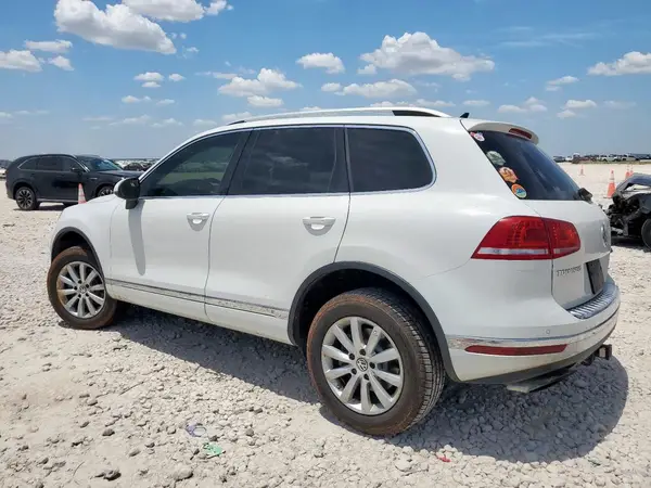 WVGGF7BP8HD006337 2017 VOLKSWAGEN TOUAREG - Image 2