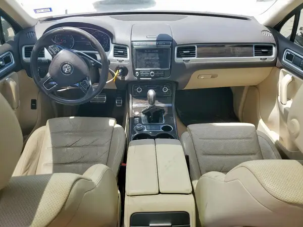 WVGGF7BP8HD006337 2017 VOLKSWAGEN TOUAREG - Image 8