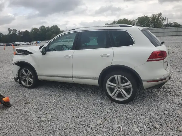 WVGGF7BP9HD001146 2017 VOLKSWAGEN TOUAREG - Image 2