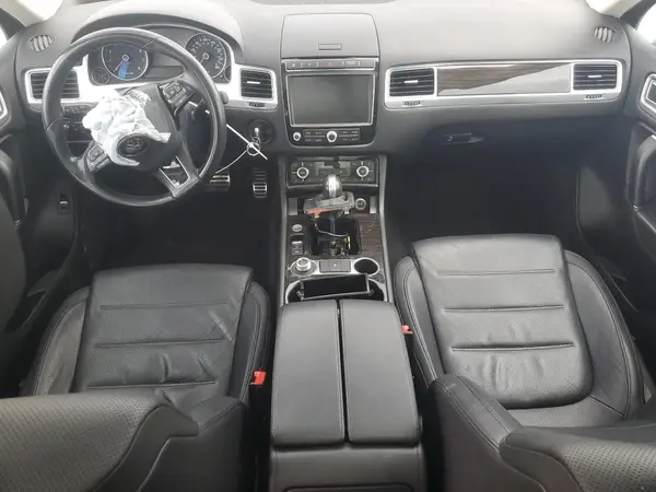 WVGGF7BP9HD001146 2017 VOLKSWAGEN TOUAREG - Image 8